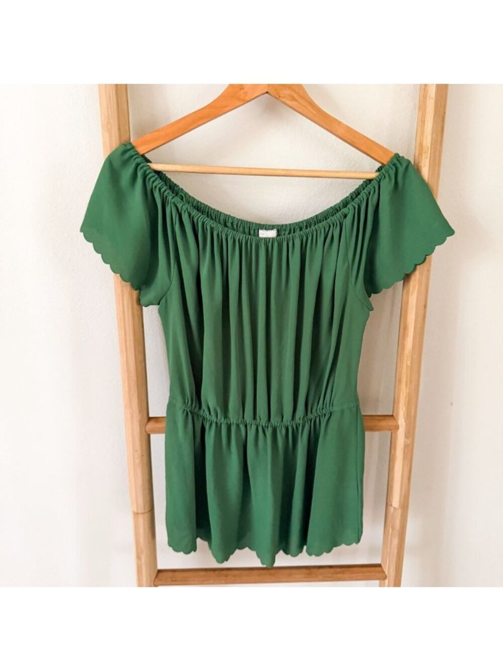 Anthropologie 9-H15 St. Clair Green Off Shoulder Scalloped Blouse Top Small